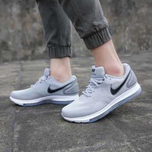Nike Zoom All Out Low 2 gray & white Mens 7 shoes